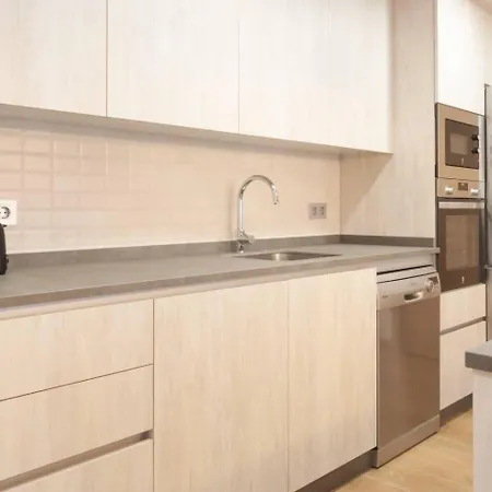 Avg Alfonso I Apartment *