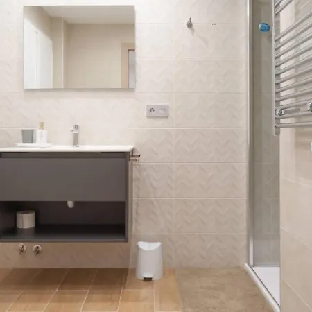 Avg Alfonso I Apartament Gijón